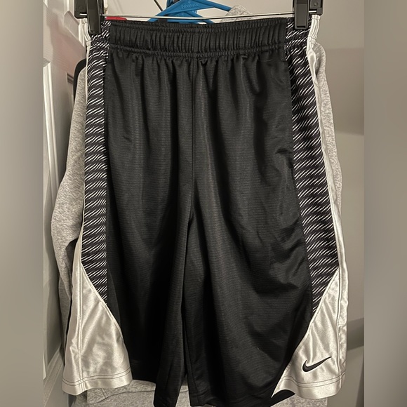 Youth XL Nike Basketball Shorts - Lot of 5 - Picture 2 of 6